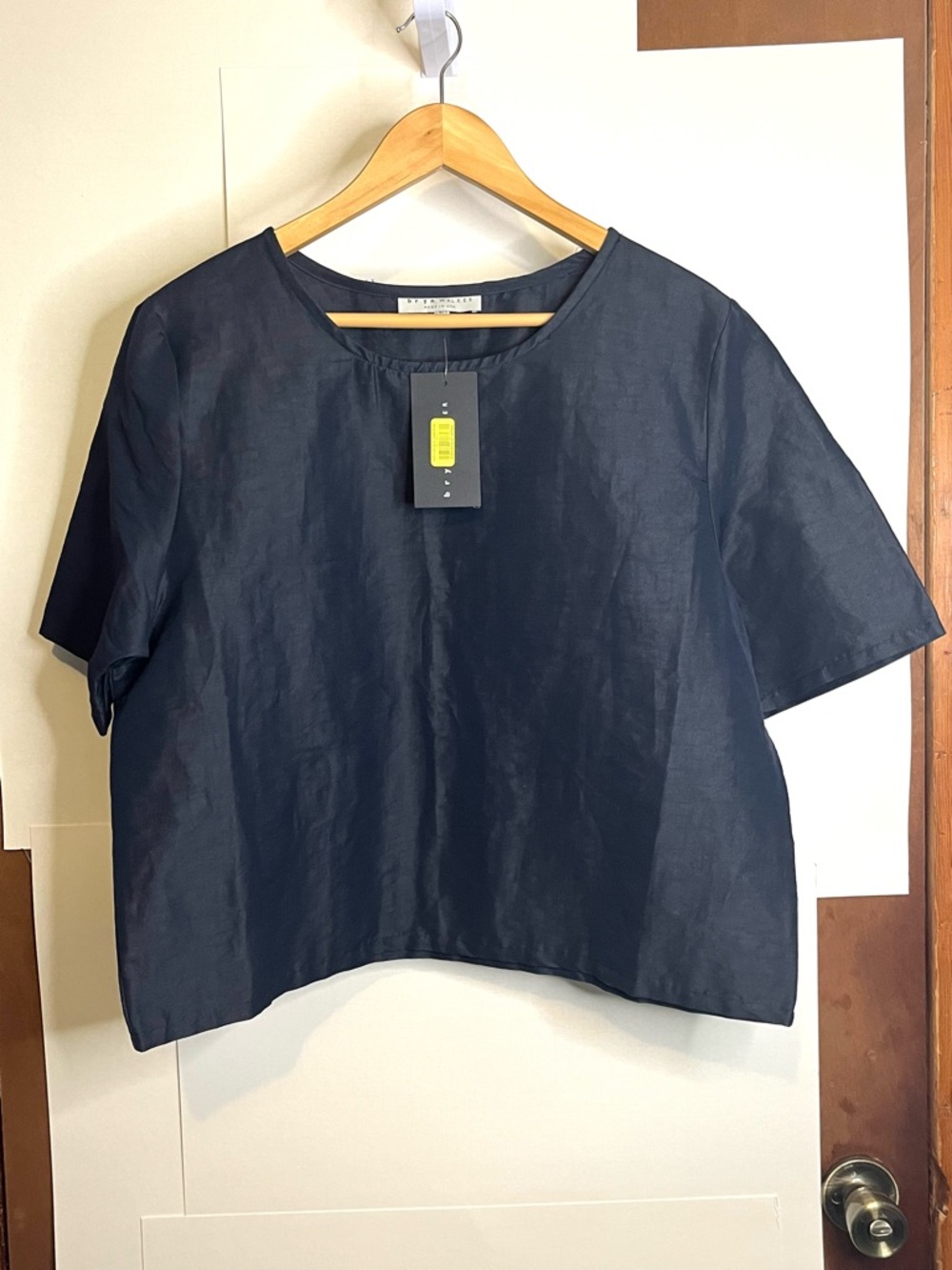 NWT bryn Walker Women’s Size S Navy Boxy Linen Nylon Blend Crop Top